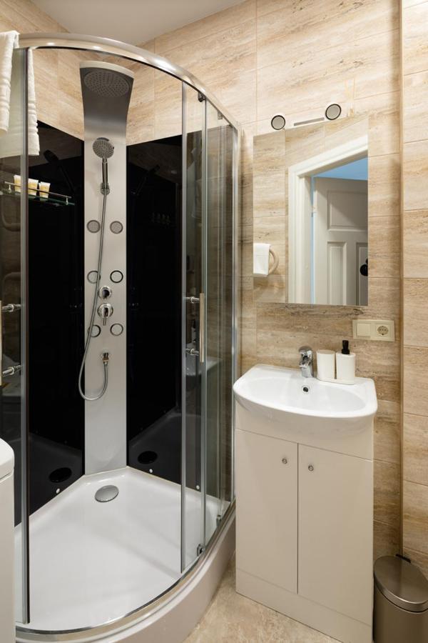 Cozy 2 Bedroom Apartment In Riga Centre Dış mekan fotoğraf